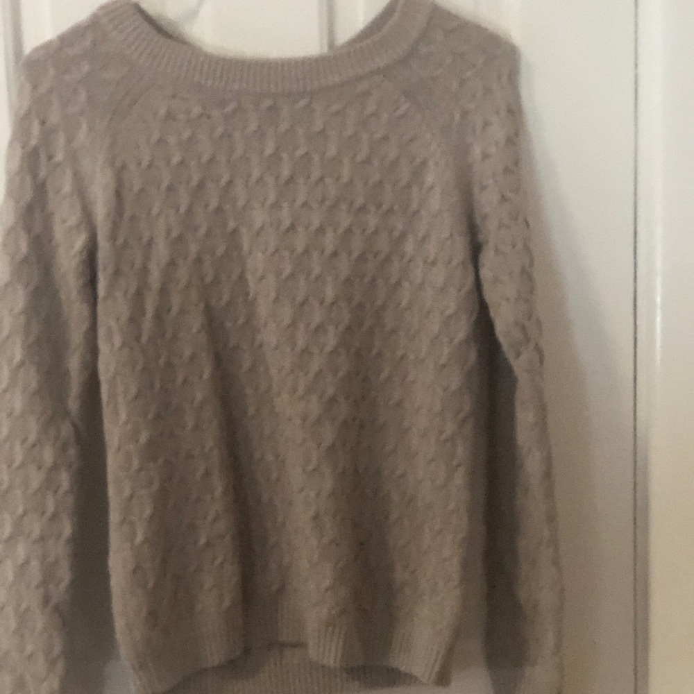 🌸3/$25- Tan Sweater